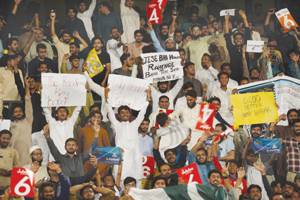 Daniyal, Saim shine as Zalmi dismantle Sultans in Multan