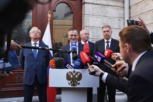 Russian delegation, without Putin, arrives in Istanbul for Ukraine talks