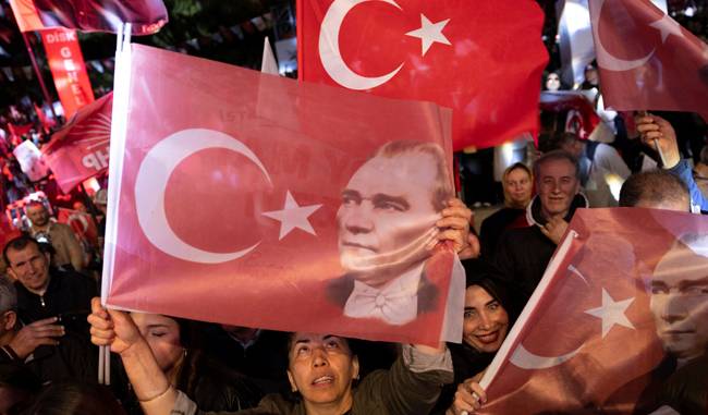 Turkey arrests dozens including opposition party members
