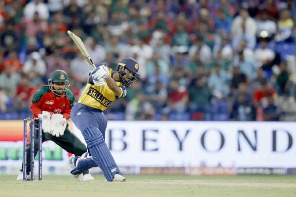 Defending champions Sri Lanka start campaign with dominant win