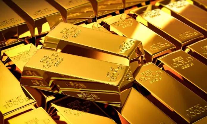 Gold price declines by Rs 200 to Rs 386,300 per tola